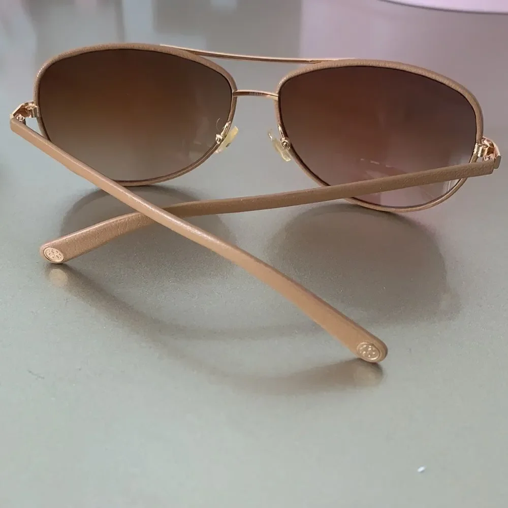 🎉1 hr sale🎉Tory Burch sunglasses 🕶
